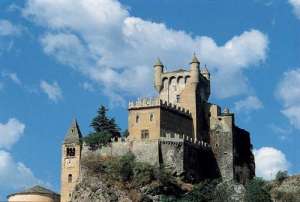 Xtrallusion offers characteristic Bed and Breakfast, B&B, Guest House, Hotel, Albergo and Country Lodge accommodation in Italy. Plus independent self-guided Walking, Adventure, Activity, Skiing and Paragliding Holiday itineraries on the Italian Rivieras, in the Italian Lakes, in the Italian Alps and in some of the most beautiful corners of Italy.